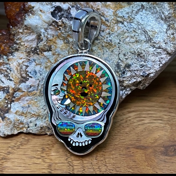 Jewelry - Gemstone Grateful Dead Sunshine Bear & Jerry Moon Stealie pendant
